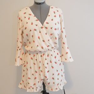 Molly Green Romper - Cream/Floral Shorts Outfit